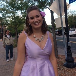 Meet your Posher, Amy